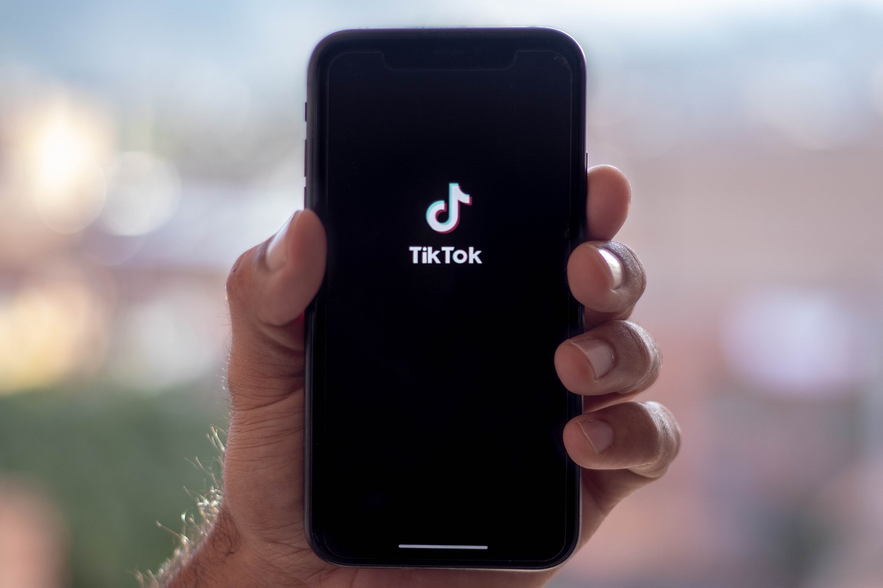ByteDance beugt sich: Die Zerstückelung von TikTok beginnt